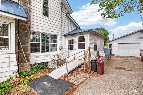 $199,900 | 521 West Court Street, Hastings, MI 49058