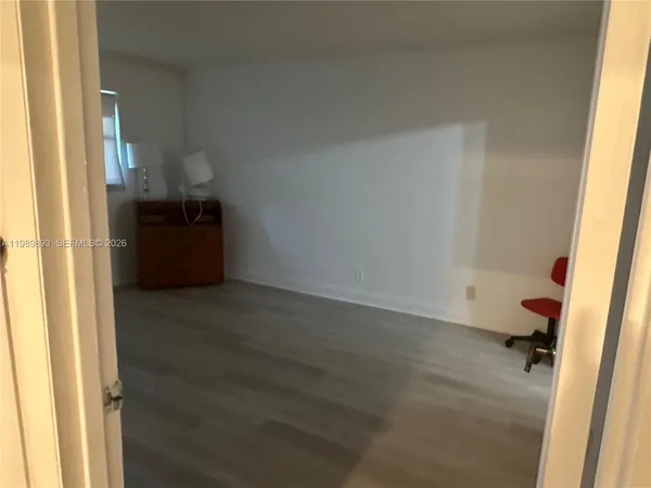 $1,650 | 410 Southeast 2nd Street, Unit 118, Hallandale Beach, FL 33009