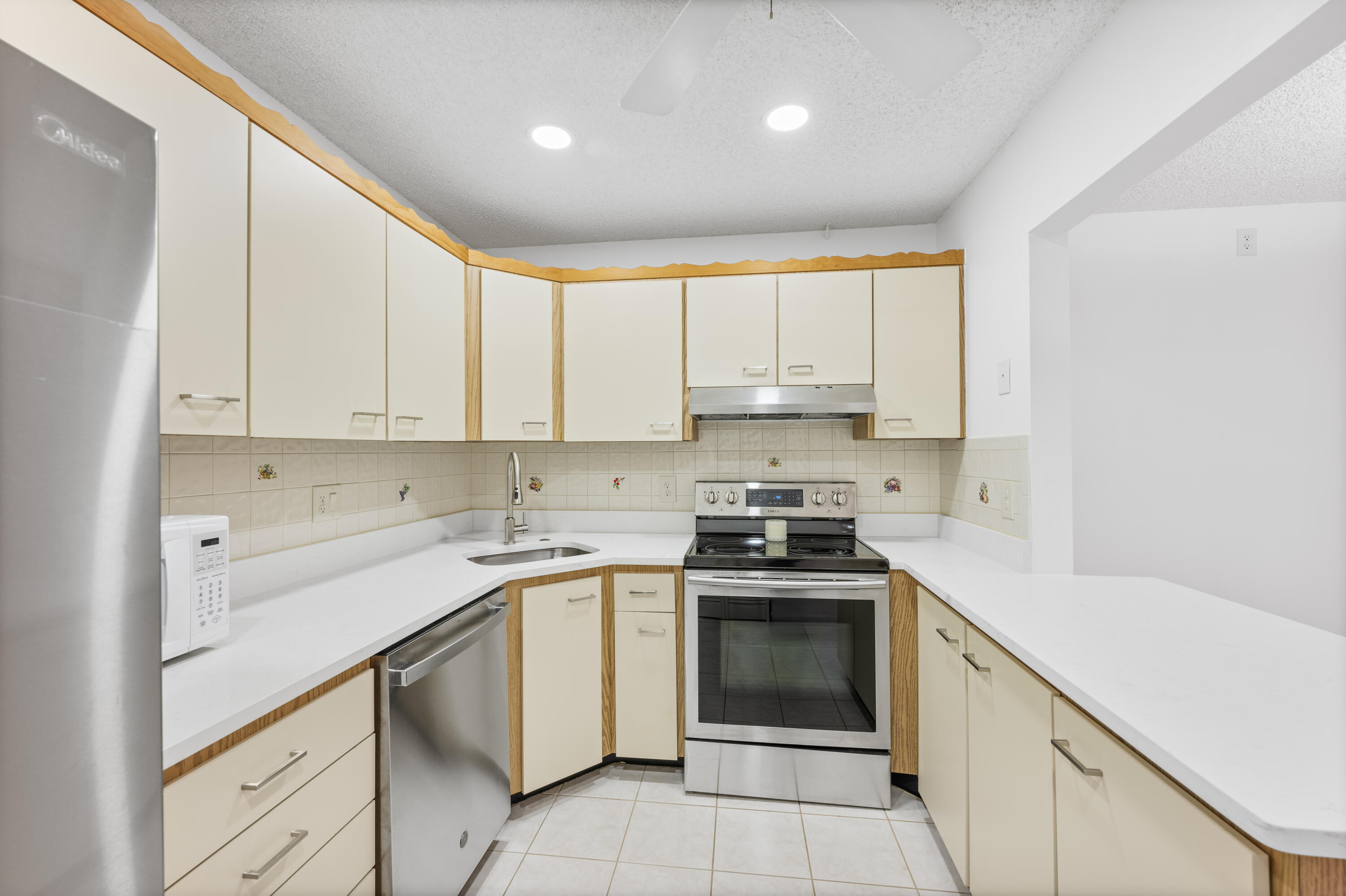 313 Pine Ridge Circle, Unit C2 Greenacres, FL 33463 - Photo 8 of 24 313 Pine Ridge Cir, C2