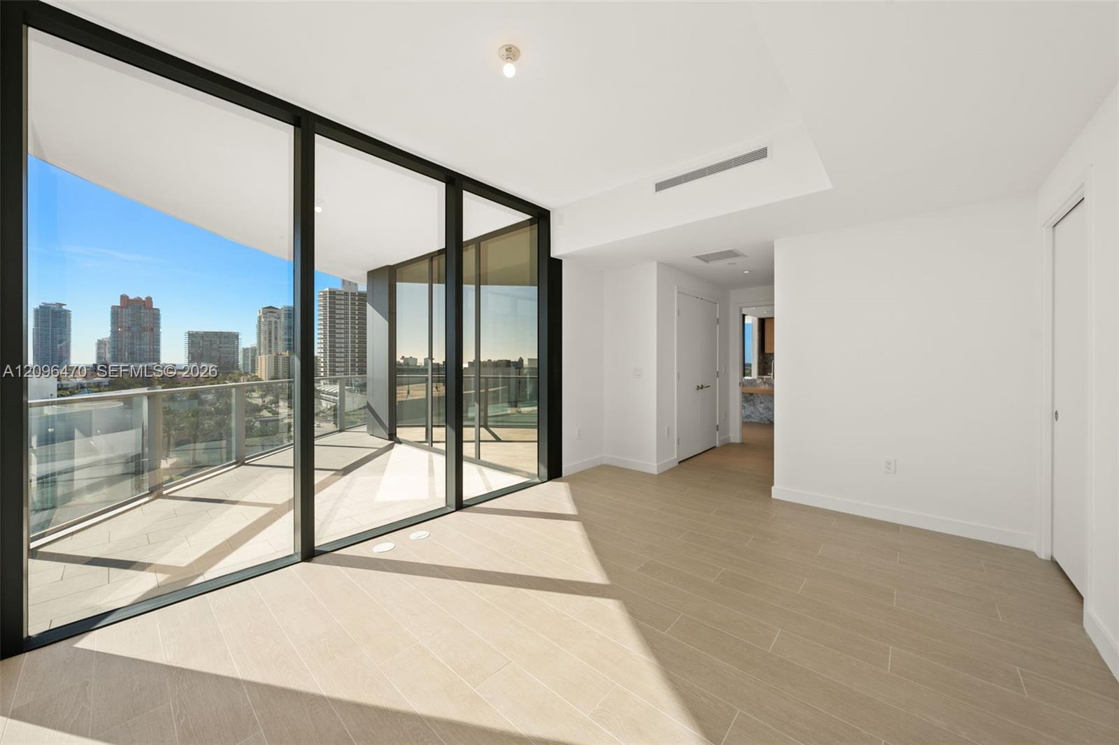 500 Alton Road, Unit 1001 Miami Beach, FL 33139 - Photo 16 of 46 Gallery Image 16