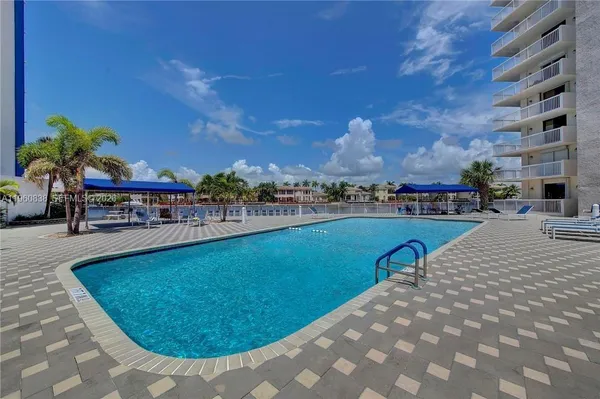 $2,500 | 1600 South Ocean Drive, Unit 17C, Hollywood, FL 33019