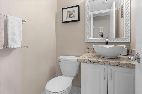 $2,500 | 1600 South Ocean Drive, Unit 17C, Hollywood, FL 33019