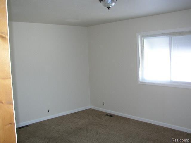 32036 Kelly Road Roseville, MI 48066 - Photo 14 of 25 Family Room 1 of 2
