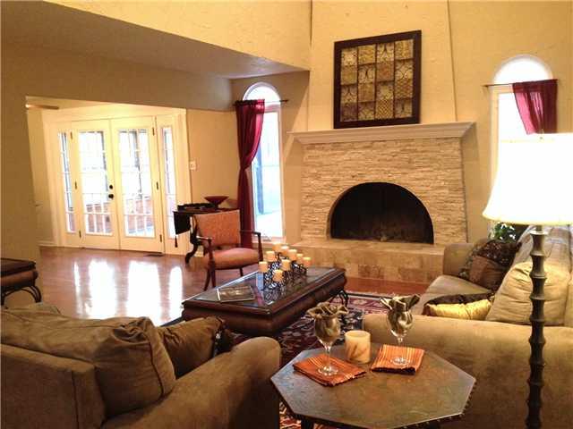10050 Fall Creek Road Indianapolis, IN 46256 - Photo 3 of 17 Gallery Image 3