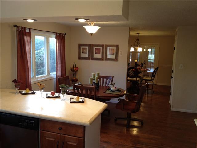 10050 Fall Creek Road Indianapolis, IN 46256 - Photo 6 of 17 Gallery Image 6