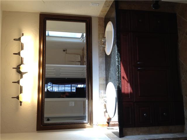 10050 Fall Creek Road Indianapolis, IN 46256 - Photo 8 of 17 Gallery Image 8