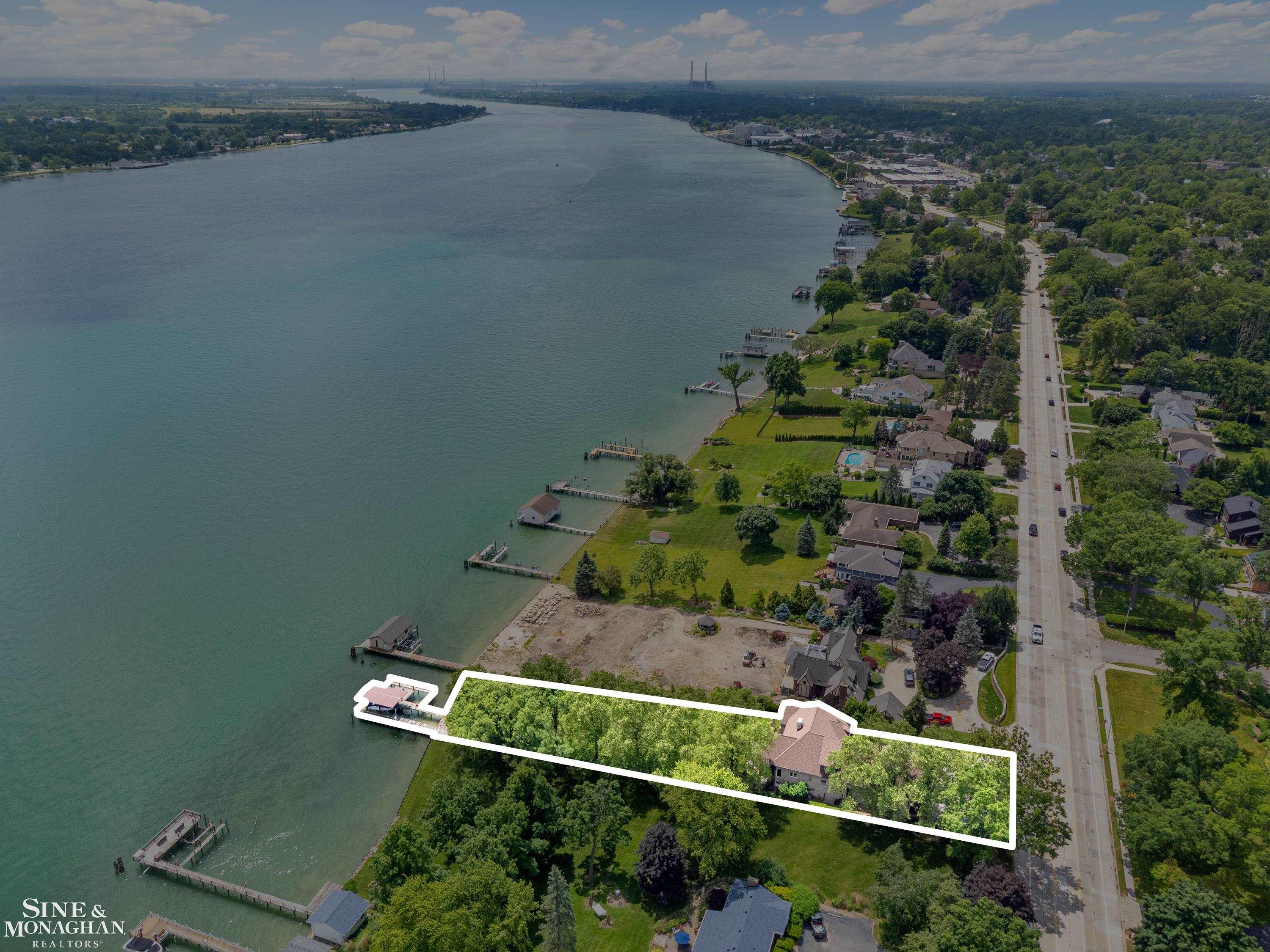 950 North Riverside Avenue St. Clair, MI 48079 - Photo 96 of 99 50179999-a701b42a-c994-4e8f-bbf1-b96a9c69297f.JPG
