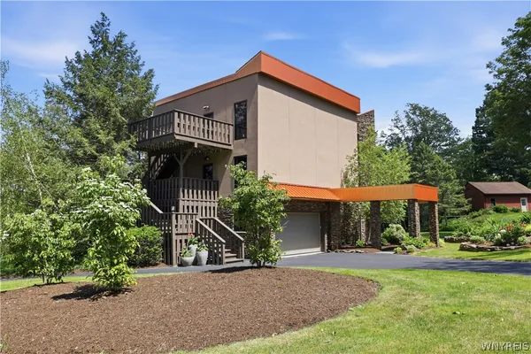 $824,900 | 6985 Chestnut Ridge Road, Orchard Park, NY 14127