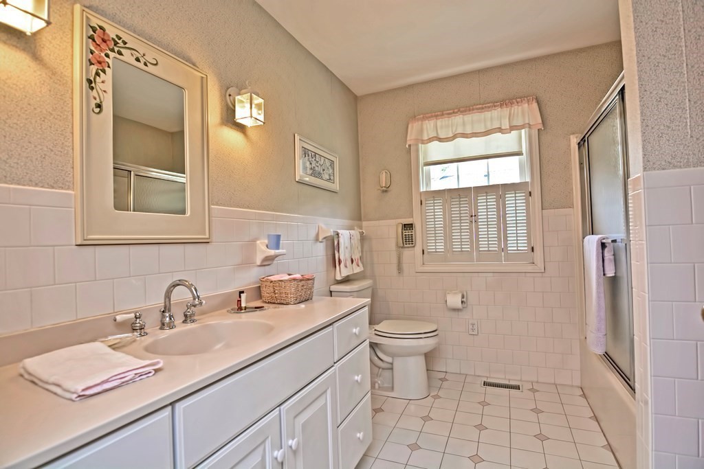 5 Marsden Court Seekonk, MA 02771 - Photo 25 of 34