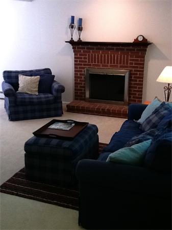 22 Duffield Road Hopkinton, MA 01748 - Photo 2 of 17 Gallery Image 2