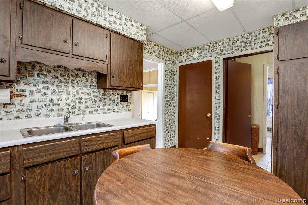 2658 Hawkins Road Jackson, MI 49201 - Photo 17 of 32