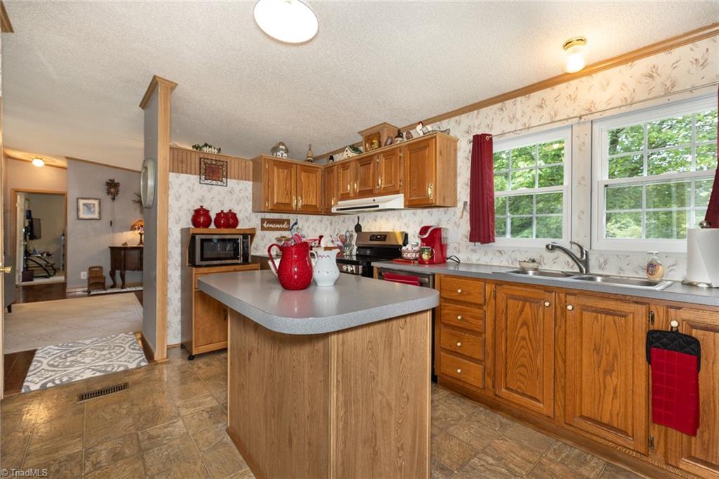 1030 Cliff View Drive King, NC 27021 - Photo 17 of 50