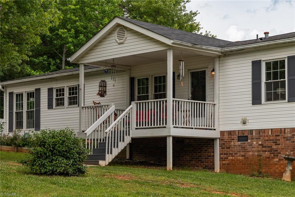 1030 Cliff View Drive King, NC 27021 - Photo 5 of 50