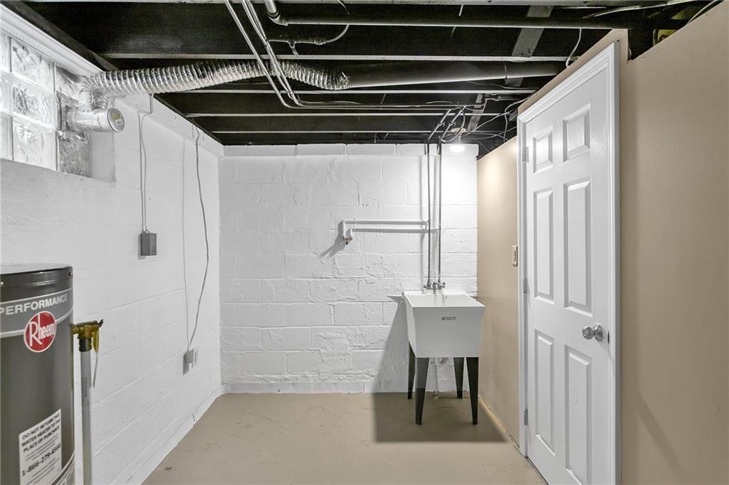 433 Agnew Road Jeannette, PA 15644 - Photo 20 of 25 Gallery Image 20