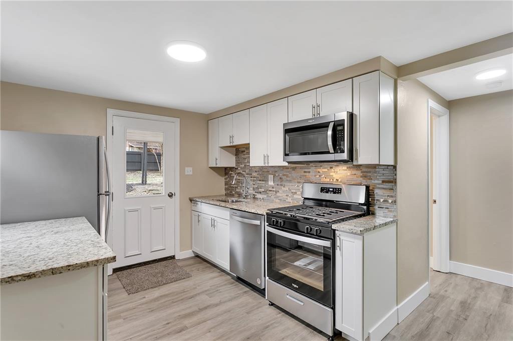 433 Agnew Road Jeannette, PA 15644 - Photo 6 of 25 Gallery Image 6