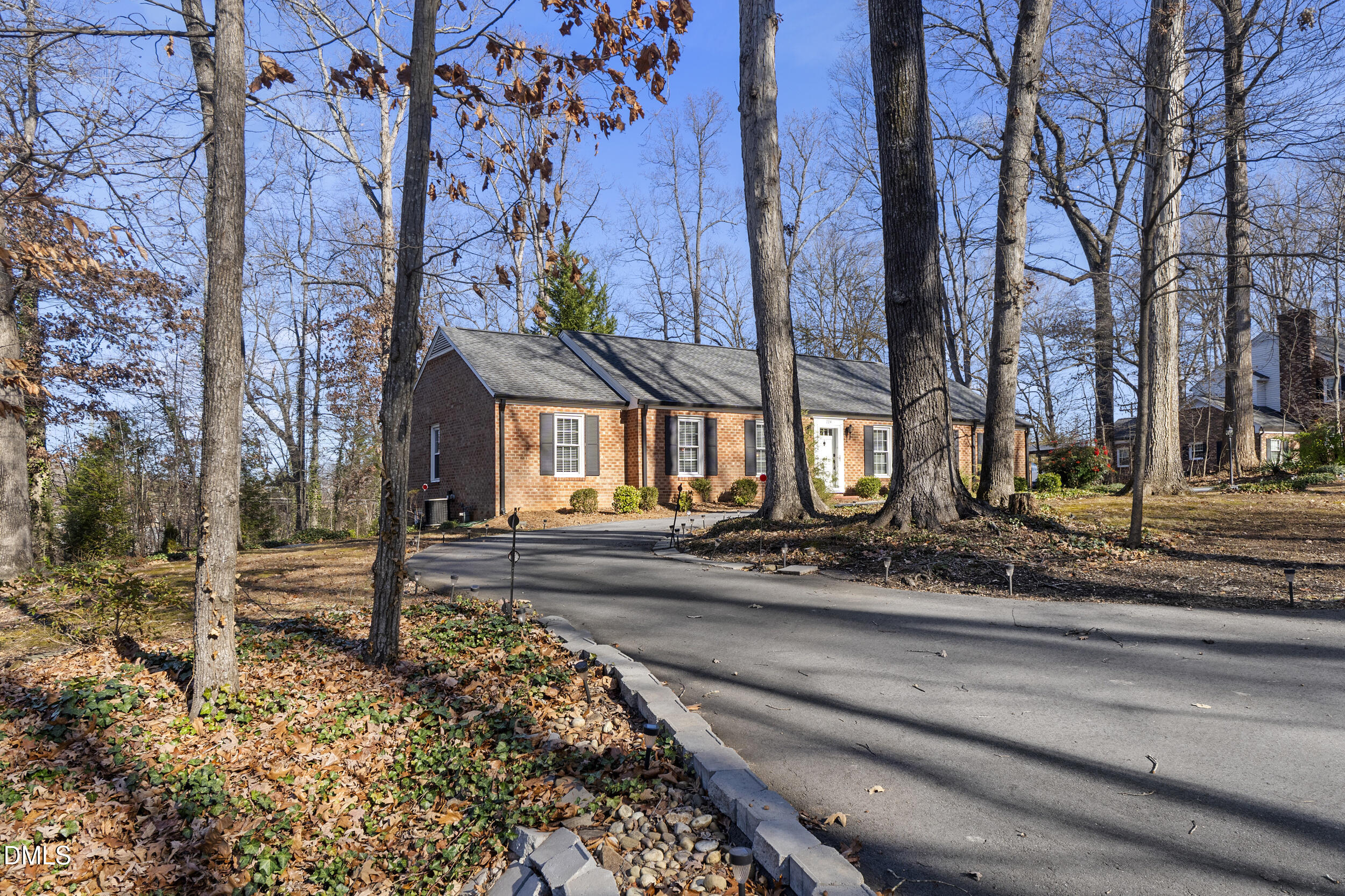 224 Lake Drive East Thomasville, NC 27360 - Photo 6 of 32 6_dsc08169