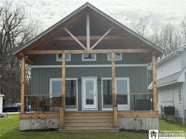 $625,000 | 29 Loomis Bay Road, Busti, NY 14710