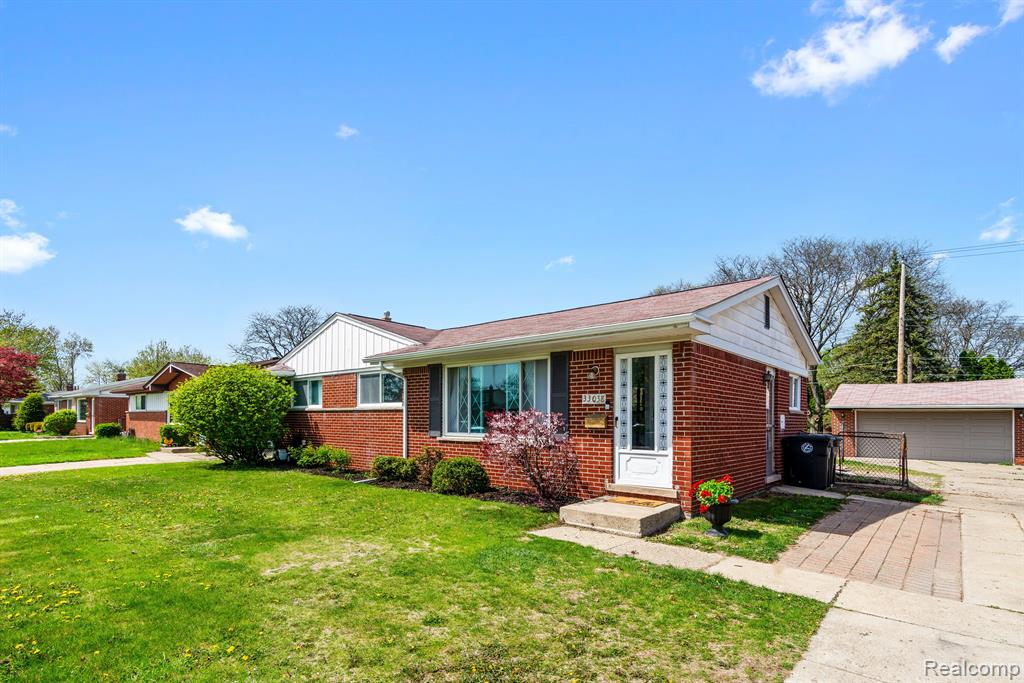 33038 Joy Road Livonia, MI 48150 - Photo 2 of 23 Gallery Image 2