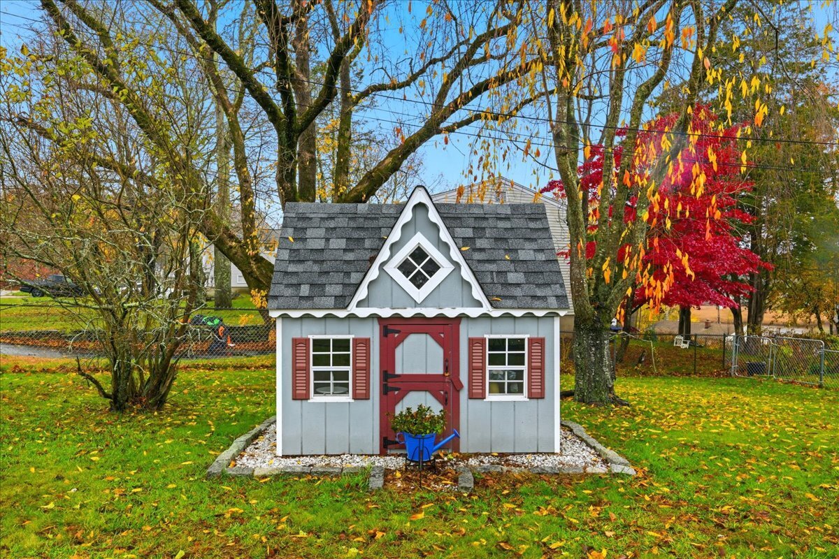 7 Barn Road Ledyard, CT 06339 - Photo 3 of 26 a view of outdoor space and garden