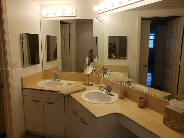 $5,500 | 2080 South Ocean Drive, Unit 311, Hallandale Beach, FL 33009