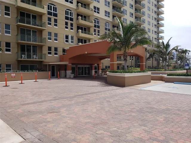 $5,500 | 2080 South Ocean Drive, Unit 311, Hallandale Beach, FL 33009