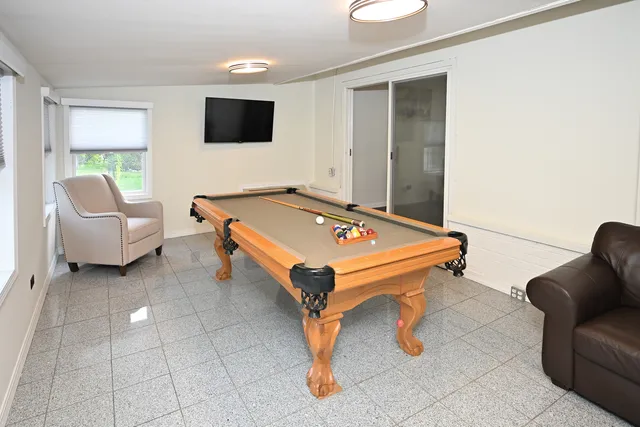 $384,900 | 580 Walnut Lane, Elk Grove Village, IL 60007