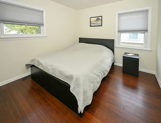 $384,900 | 580 Walnut Lane, Elk Grove Village, IL 60007