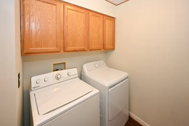 $384,900 | 580 Walnut Lane, Elk Grove Village, IL 60007