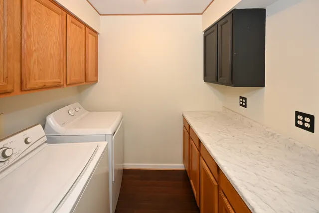 $384,900 | 580 Walnut Lane, Elk Grove Village, IL 60007