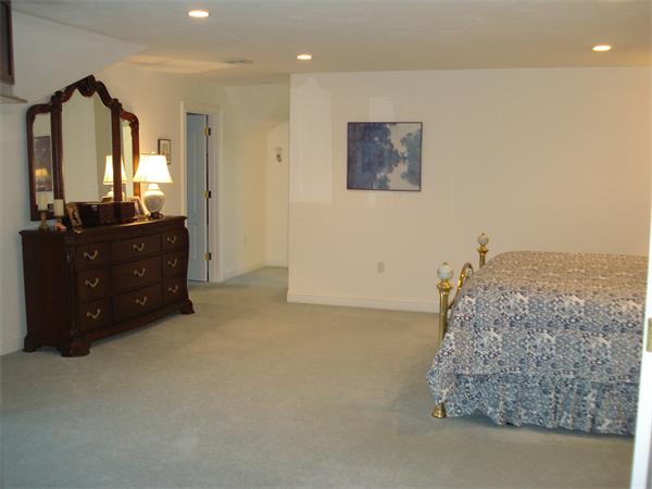 347 Titicut Road Raynham, MA 02767 - Photo 18 of 30 Gallery Image 18