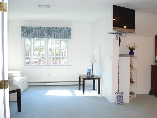 347 Titicut Road Raynham, MA 02767 - Photo 20 of 30 Gallery Image 20