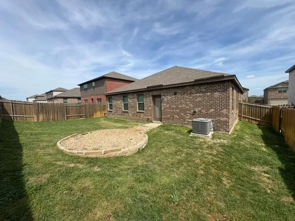 $1,995 | 306 Golden Sands Lane, Princeton, TX 75407
