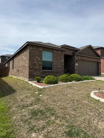 $1,995 | 306 Golden Sands Lane, Princeton, TX 75407