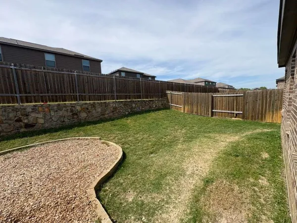 $1,995 | 306 Golden Sands Lane, Princeton, TX 75407