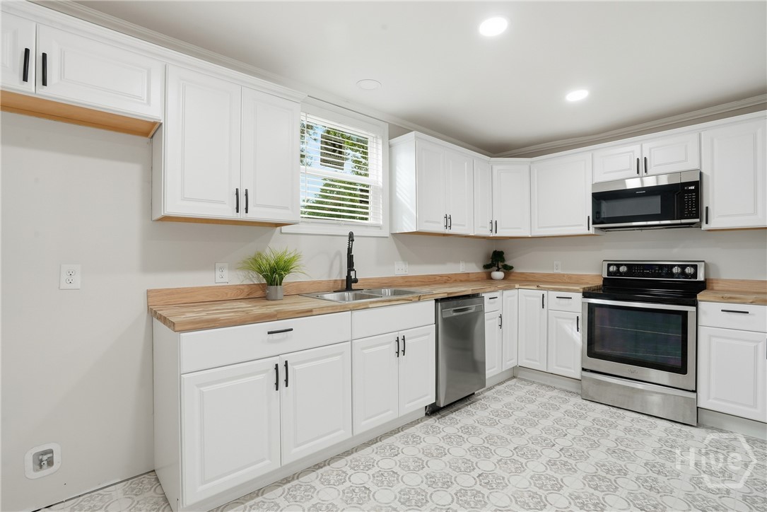 1915 Causton Bluff Road Savannah, GA 31404 - Photo 14 of 29