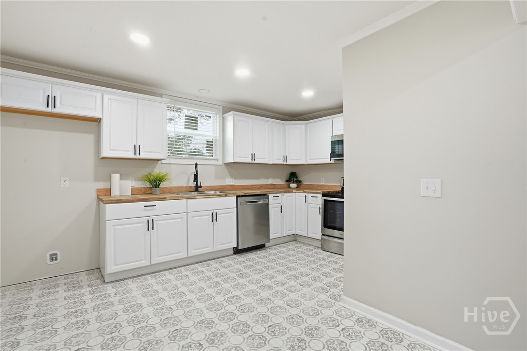 1915 Causton Bluff Road Savannah, GA 31404 - Photo 17 of 29