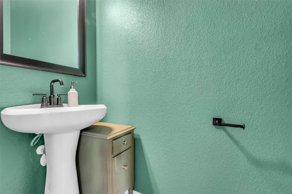 $2,800 | 5338 CJ Walker Lane, Houston, TX 77048