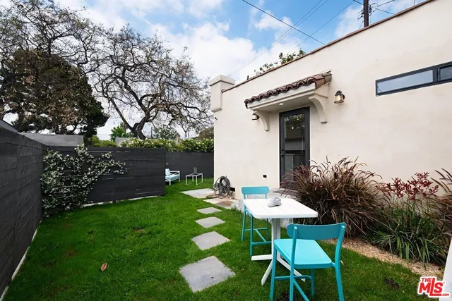 $5,895 | 8961 Cadillac Avenue, Los Angeles, CA 90034