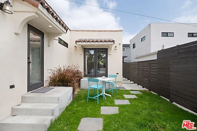 $5,895 | 8961 Cadillac Avenue, Los Angeles, CA 90034