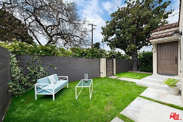 $5,895 | 8961 Cadillac Avenue, Los Angeles, CA 90034