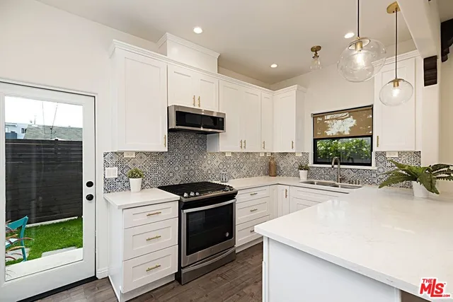 $5,895 | 8961 Cadillac Avenue, Los Angeles, CA 90034