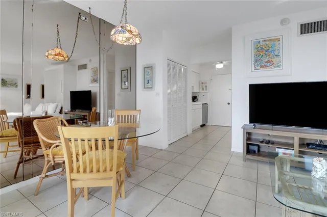 $2,995 | 220 Seaview Court, Unit 316, Marco Island, FL 34145