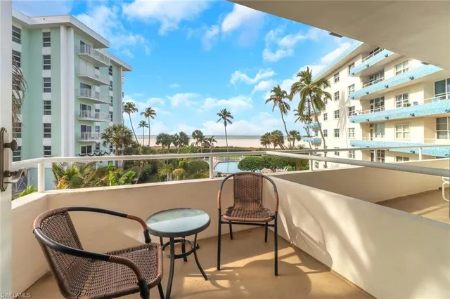 $2,995 | 220 Seaview Court, Unit 316, Marco Island, FL 34145
