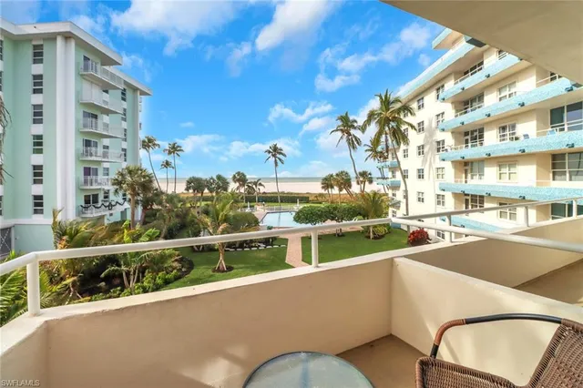 $2,995 | 220 Seaview Court, Unit 316, Marco Island, FL 34145