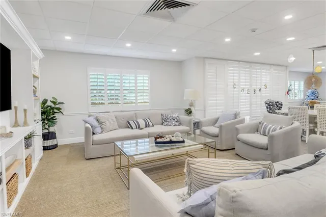 $2,995 | 220 Seaview Court, Unit 316, Marco Island, FL 34145