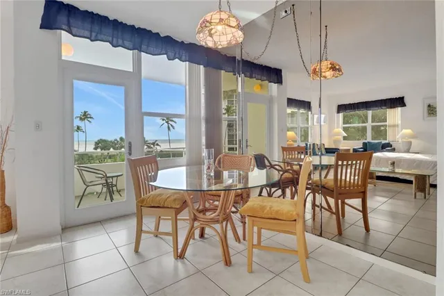 $2,995 | 220 Seaview Court, Unit 316, Marco Island, FL 34145