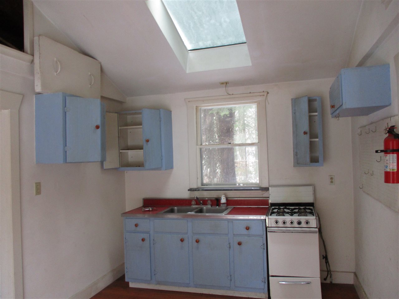 216 Wiswall Hill Road Newfane, VT 05345 - Photo 3 of 5
