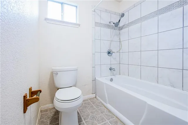 $1,988 | 1010 Laurelleaf Drive, Pflugerville, TX 78660