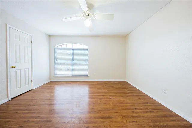 $1,988 | 1010 Laurelleaf Drive, Pflugerville, TX 78660