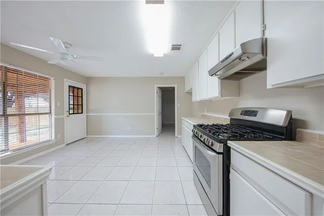 $1,988 | 1010 Laurelleaf Drive, Pflugerville, TX 78660